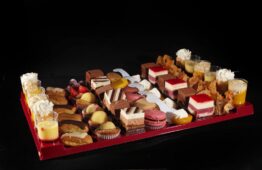 Plateau de 53 petits fours <br>Gamme Prestige